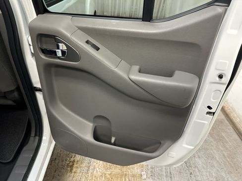 Certified 2020 Nissan Frontier SV image 29