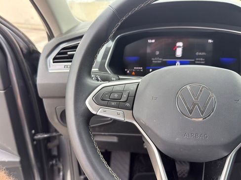 Used 2023 Volkswagen Tiguan SE image 17