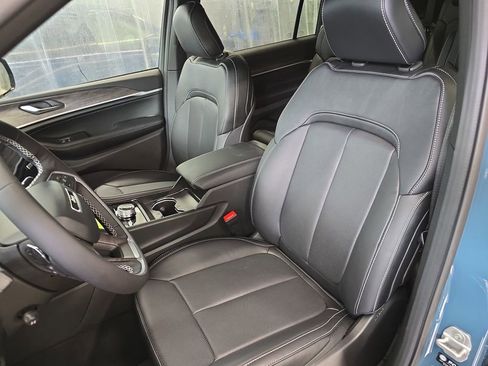New 2026 Jeep Grand Cherokee L Limited AWD/4WD image 15