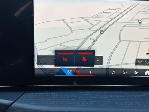 Certified 2025 BMW 330i xDrive Sedan w/ Convenience Package image 24