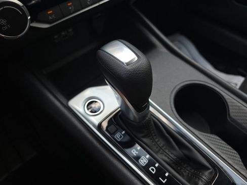 Used 2025 Nissan Altima 2.5 SV FWD image 22