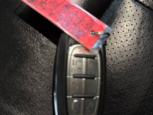 Used 2022 Chrysler Pacifica Touring-L image 37