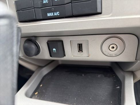 Used 2009 Ford Escape XLT image 18