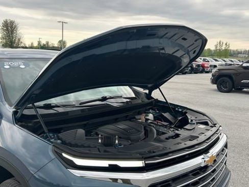Certified 2025 Chevrolet Traverse LT AWD/4WD image 39