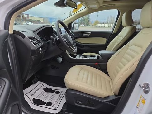 Used 2024 Ford Edge SEL w/ Convenience Package image 2