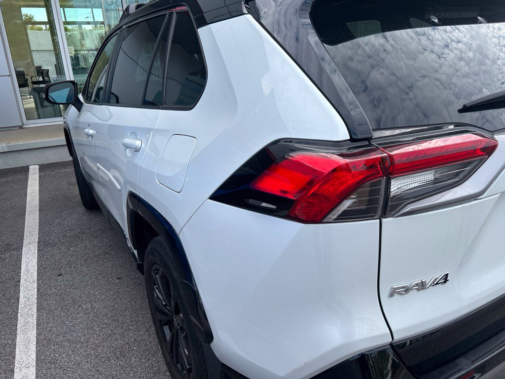 Used 2023 Toyota RAV4 XSE AWD/4WD image 5