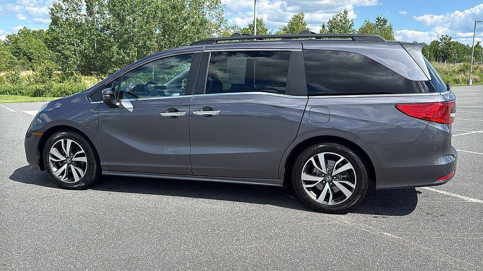 Used 2022 Honda Odyssey Touring image 11