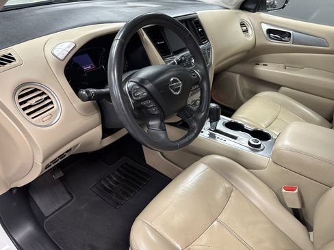 Used 2017 Nissan Pathfinder SL w/ SL Premium Package image 10
