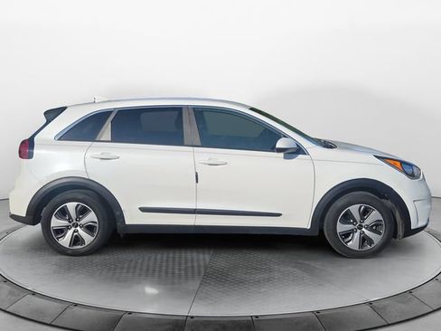 Used 2019 Kia Niro FE FWD image 6