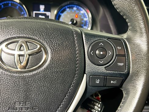 Used 2019 Toyota Corolla SE FWD image 19