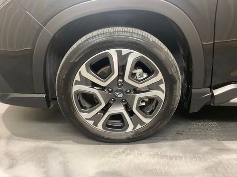 Used 2024 Subaru Ascent Limited w/ Technology Package AWD/4WD image 6
