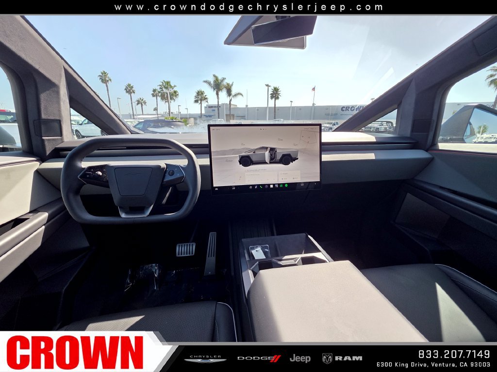 Used 2024 Tesla Cybertruck AWD Crew Cab image 31