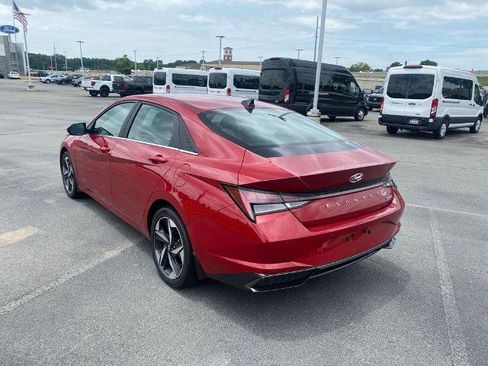 Used 2022 Hyundai Elantra Limited FWD image 4