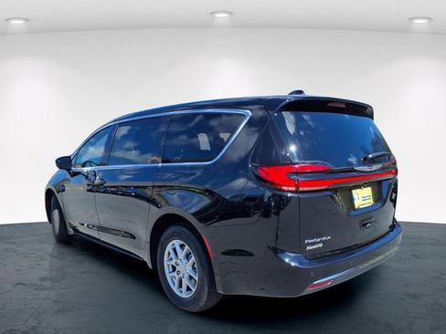 New 2026 Chrysler Pacifica Select FWD image 7