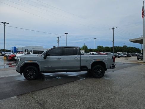 Used 2025 GMC Sierra 2500 AT4 w/ AT4 Premium Plus Package AWD/4WD image 9