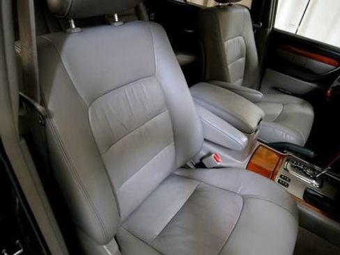 Used 2003 Lexus LX 470 4WD image 9