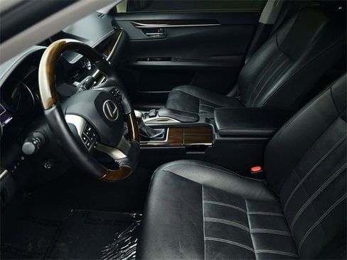 Used 2016 Lexus ES 350 w/ Luxury Package w/Wood Trim image 19