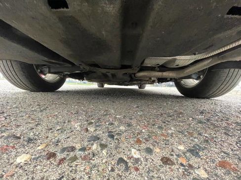 Used 2018 Chrysler Pacifica Limited FWD image 15