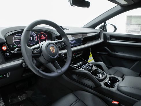 New 2026 Porsche Cayenne Coupe AWD/4WD image 4