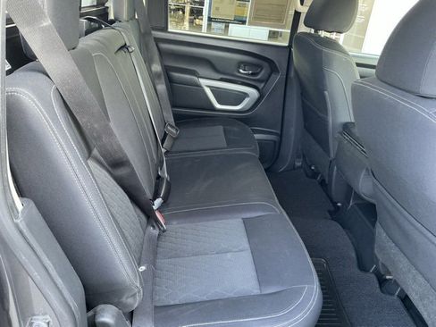Used 2018 Nissan Titan SV image 20
