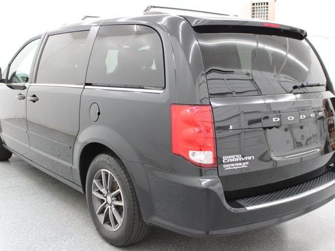 Used 2016 Dodge Grand Caravan SXT FWD image 6