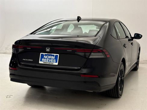 Certified 2025 Honda Accord SE image 9