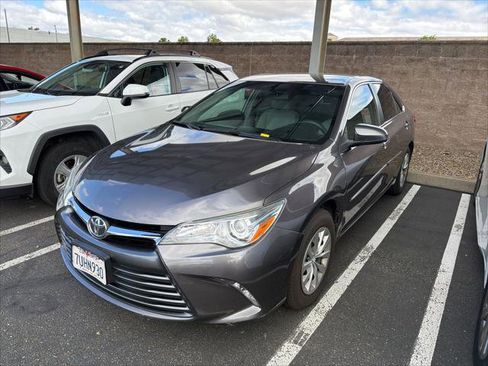 Certified 2017 Toyota Camry LE FWD image 3