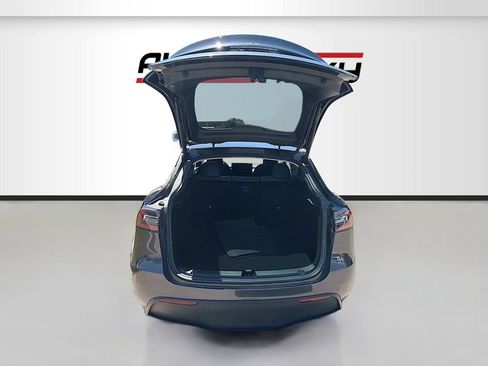 Used 2024 Tesla Model Y Long Range AWD/4WD image 25