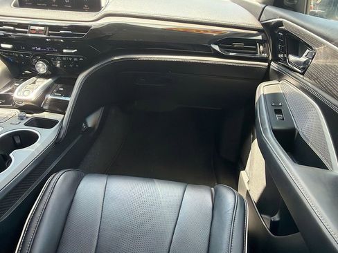 Used 2023 Acura MDX SH-AWD w/ Advance Package image 19