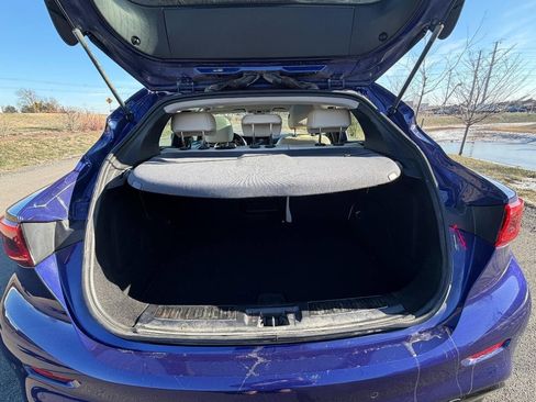 Used 2017 INFINITI QX30 Premium w/ Navigation Package image 17