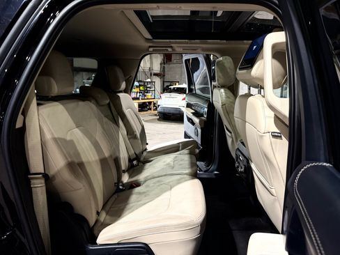 Used 2023 Ford Expedition Max Platinum AWD/4WD image 22