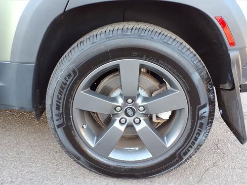 Used 2020 Land Rover Defender 110 HSE image 8