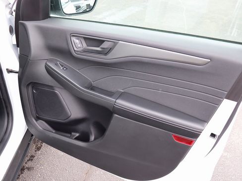 Used 2023 Ford Escape Active image 25