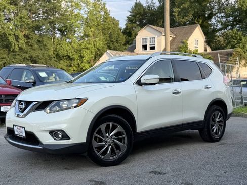 Used 2015 Nissan Rogue SL AWD/4WD image 2