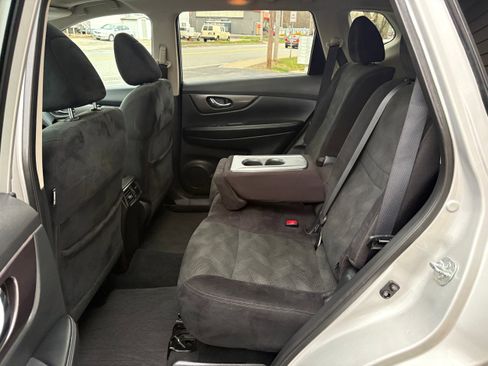 Used 2015 Nissan Rogue SV w/ SV Moonroof Package AWD/4WD image 12