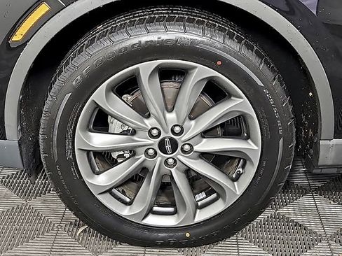 Used 2020 Lincoln Corsair FWD w/ Premium Package image 9