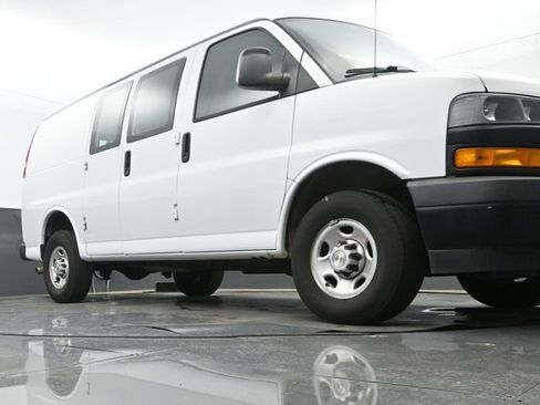 Used 2020 Chevrolet Express 2500 w/ Driver Convenience Package RWD image 9