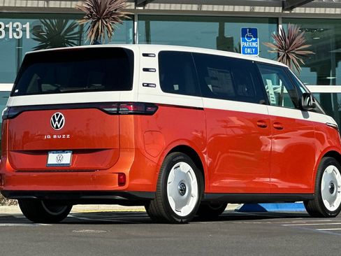 New 2025 Volkswagen ID. Buzz 1st Edition image 5
