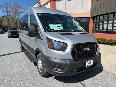 New 2026 Ford Transit 350 148 Medium Roof Wagon AWD image 9