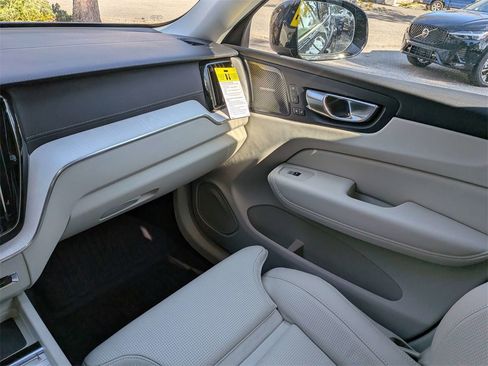New 2026 Volvo XC60 T8 Ultra w/ Protection Package Premier image 18