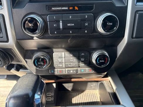Used 2020 Ford F150 Lariat w/ Equipment Group 502A Luxury AWD/4WD image 21
