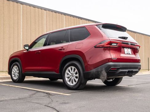 Used 2025 Toyota Grand Highlander XLE image 7