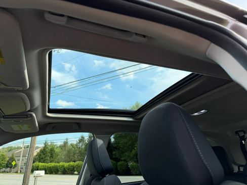 Used 2022 Subaru Forester Premium AWD/4WD image 32