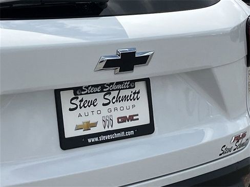 Used 2025 Chevrolet Trax RS w/ Driver Confidence Package image 29