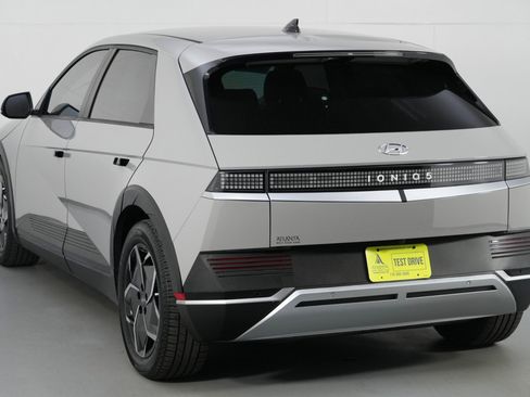 Used 2022 Hyundai Ioniq 5 SEL w/ Cargo Package image 48