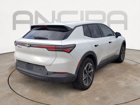 Used 2026 Chevrolet Equinox EV LT image 6