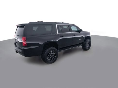 Used 2015 Chevrolet Suburban LT w/ Luxury Package image 5