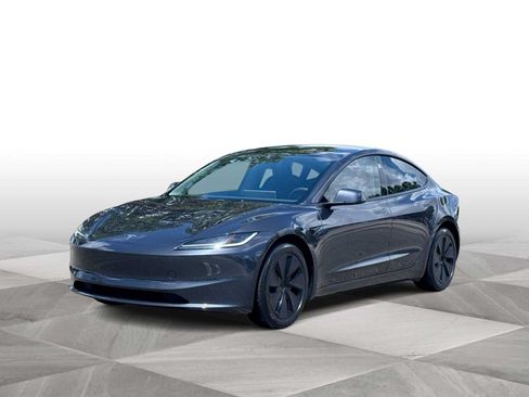Used 2024 Tesla Model 3 Standard Range RWD image 4