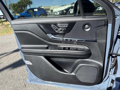 New 2026 Lincoln Corsair Reserve image 19