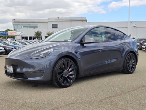 Used 2022 Tesla Model Y Performance AWD/4WD image 9